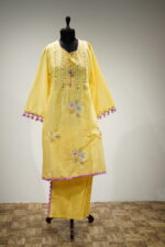 Pastel Yellow Floral Embroidered Malmal Kurta - Image 3
